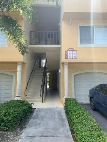 600 N Crestwood Court N Royal Palm Beach FL 33411