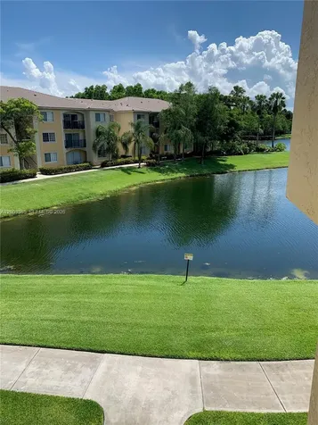 600 N Crestwood Court N Royal Palm Beach FL 33411