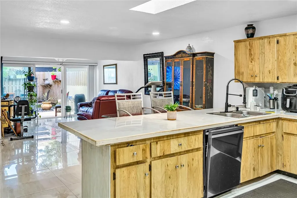 8135 NW 39th Street Coral Springs FL 33065