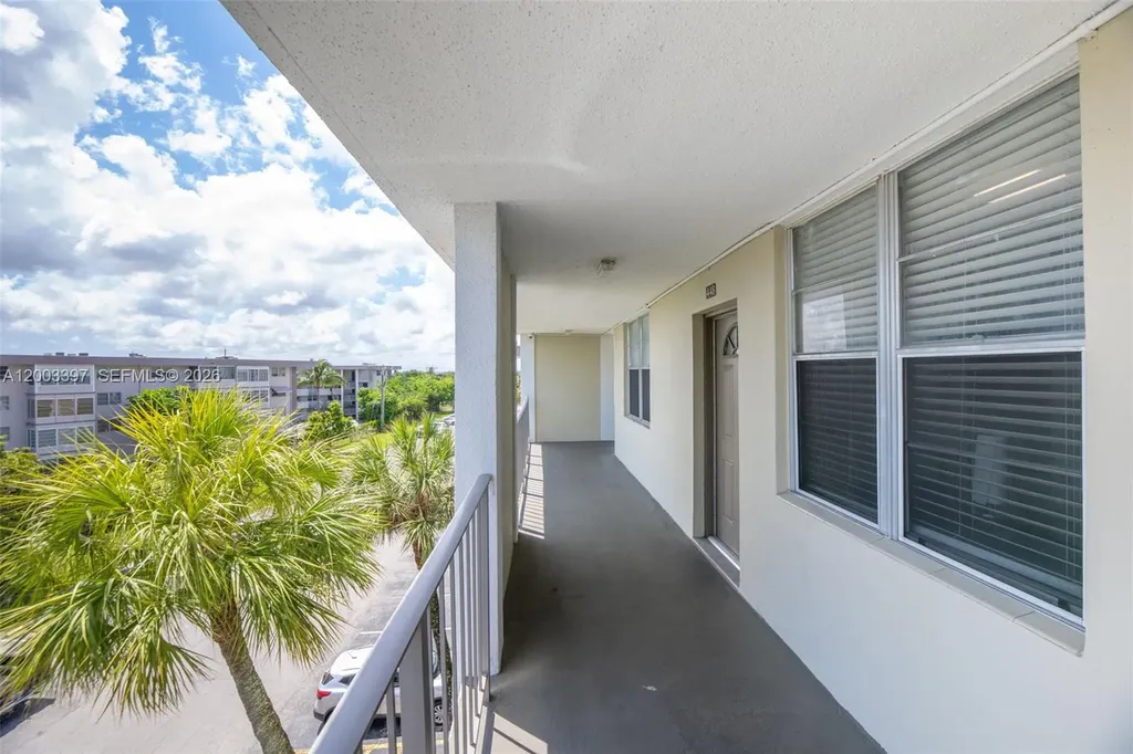 2999 NW 48th Avenue Lauderdale Lakes FL 33313