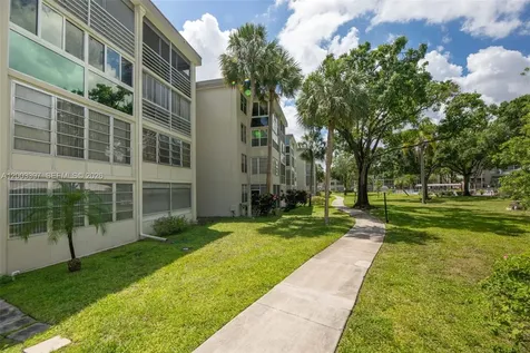 2999 NW 48th Avenue Lauderdale Lakes FL 33313