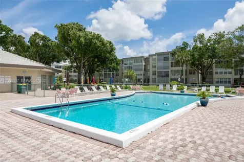 2999 NW 48th Avenue Lauderdale Lakes FL 33313