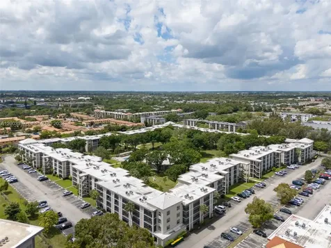 2999 NW 48th Avenue Lauderdale Lakes FL 33313
