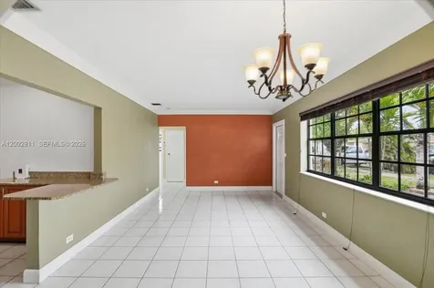 687 W 39th Place Hialeah FL 33012