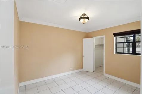 687 W 39th Place Hialeah FL 33012