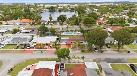 687 W 39th Place Hialeah FL 33012