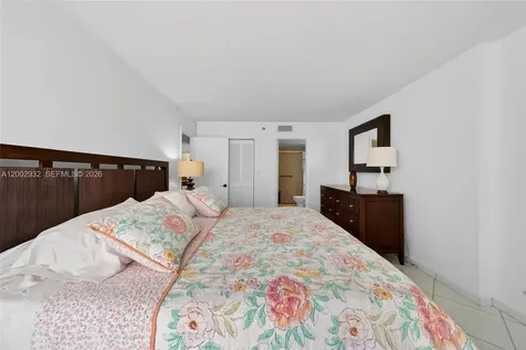 6767 Collins Avenue Miami Beach FL 33141