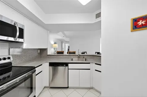 6767 Collins Avenue Miami Beach FL 33141