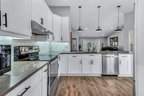 13721 Oak Ridge Drive Davie FL 33325