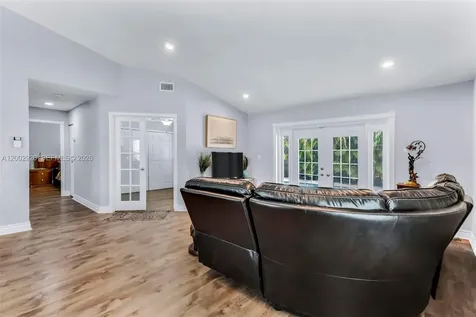 13721 Oak Ridge Drive Davie FL 33325