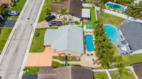 13721 Oak Ridge Drive Davie FL 33325
