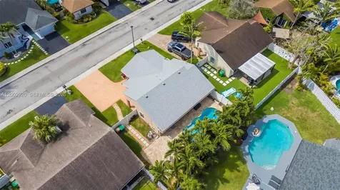 13721 Oak Ridge Drive Davie FL 33325
