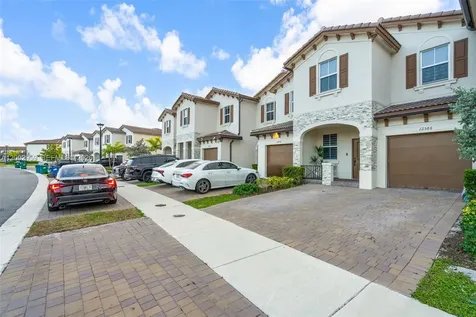 12586 NW 22nd Place Miami FL 33167