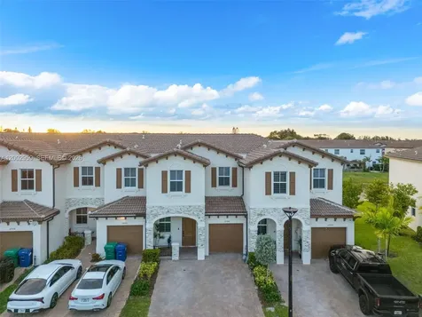 12586 NW 22nd Place Miami FL 33167