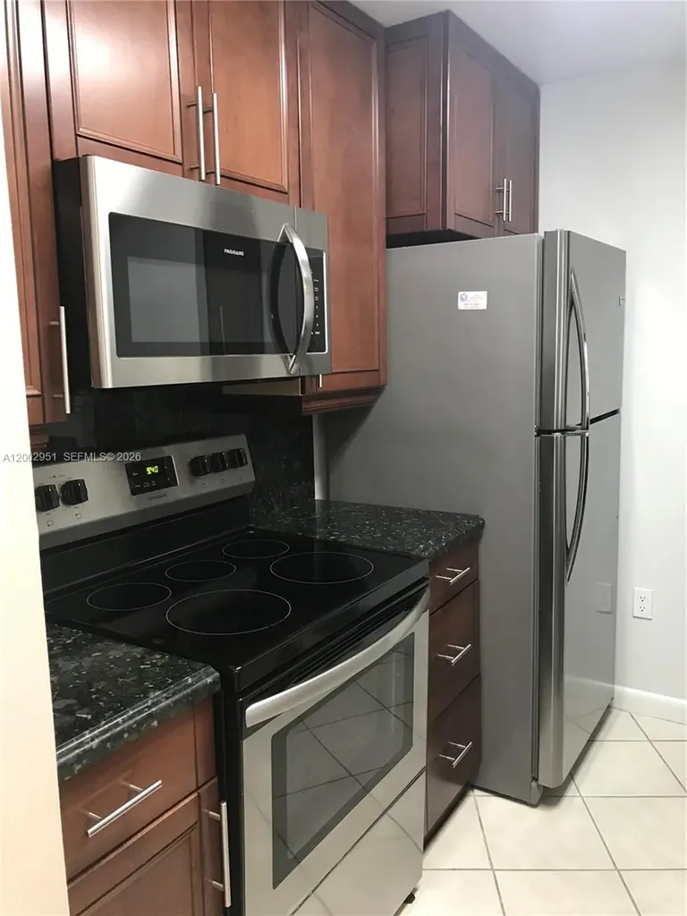7075 NW 186th Street Hialeah FL 33015