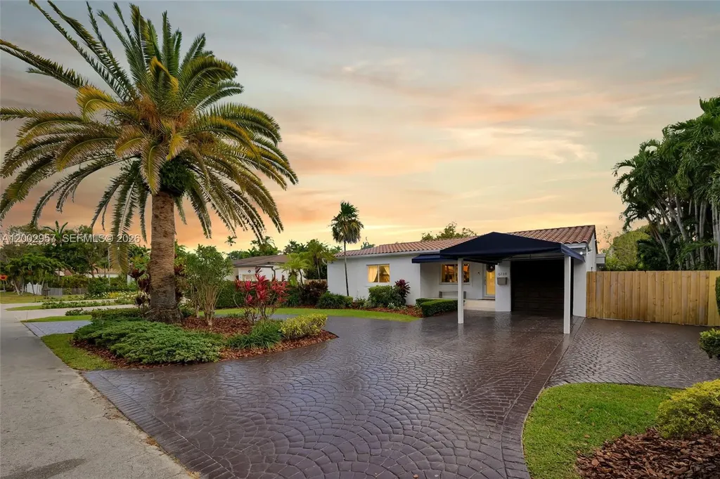 6134 SW 28th Street Miami FL 33155