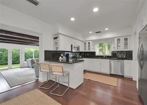 6134 SW 28th Street Miami FL 33155