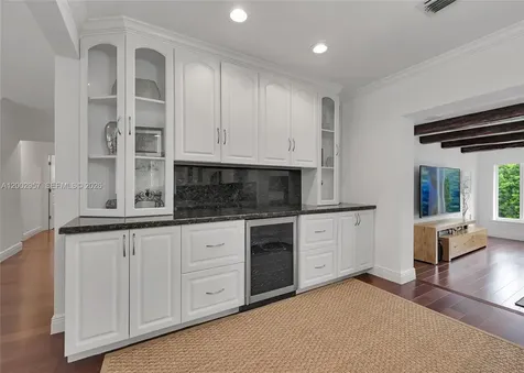 6134 SW 28th Street Miami FL 33155