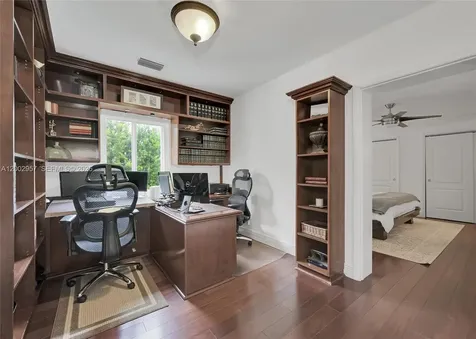 6134 SW 28th Street Miami FL 33155