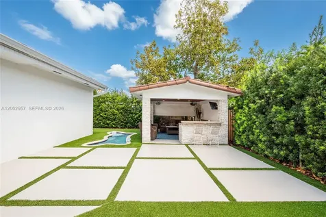 6134 SW 28th Street Miami FL 33155