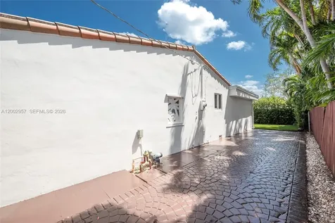 6134 SW 28th Street Miami FL 33155