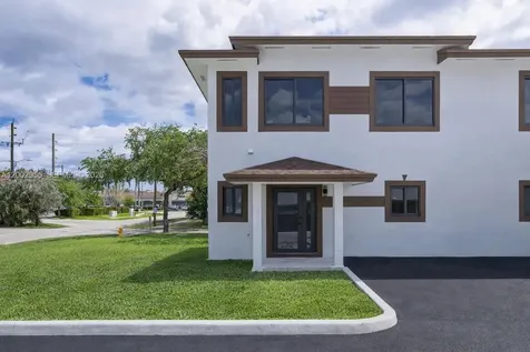 4717 SW 32nd Avenue Dania Beach FL 33312