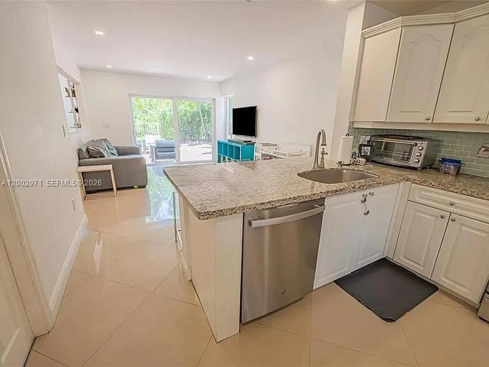 1135 W Lake Street Hollywood FL 33019