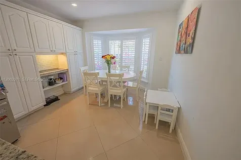 1135 W Lake Street Hollywood FL 33019