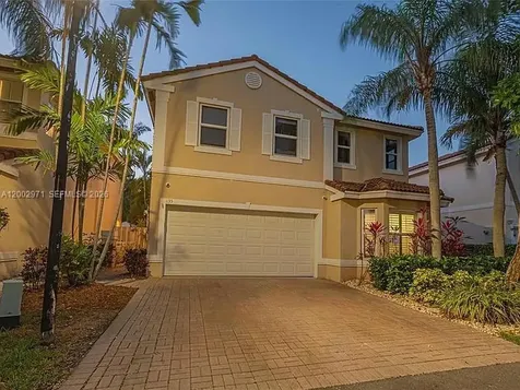 1135 W Lake Street Hollywood FL 33019