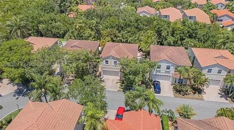 1135 W Lake Street Hollywood FL 33019