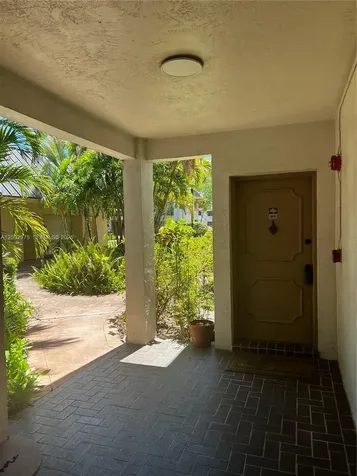9350 SW 77th Avenue Miami FL 33156