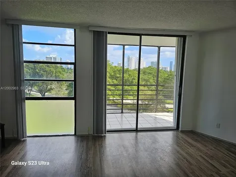 20400 W Country Club Drive Aventura FL 33180