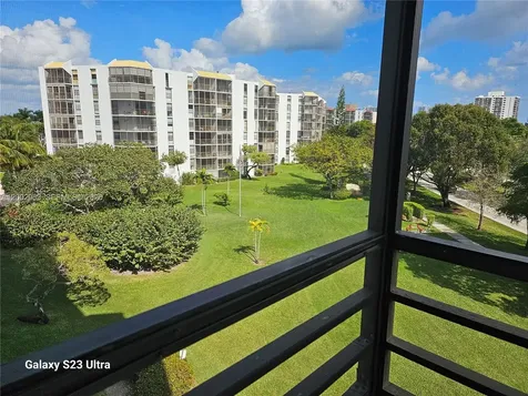 20400 W Country Club Drive Aventura FL 33180