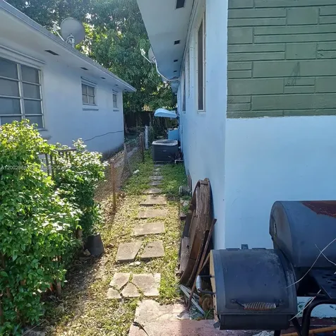 5250 NW 24th Avenue Miami FL 33142