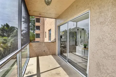 3048 E Sunrise Lakes Drive Sunrise FL 33322