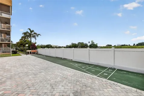 3048 E Sunrise Lakes Drive Sunrise FL 33322