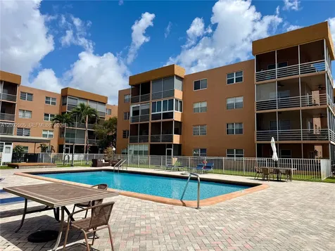3048 E Sunrise Lakes Drive Sunrise FL 33322