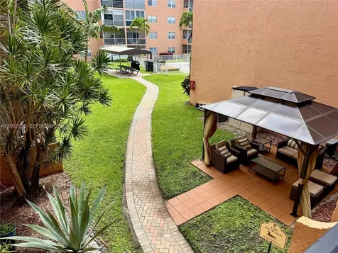 3048 E Sunrise Lakes Drive Sunrise FL 33322