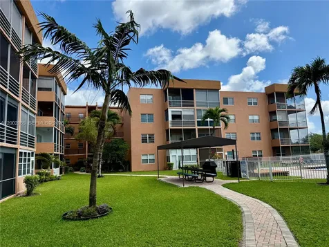 3048 E Sunrise Lakes Drive Sunrise FL 33322