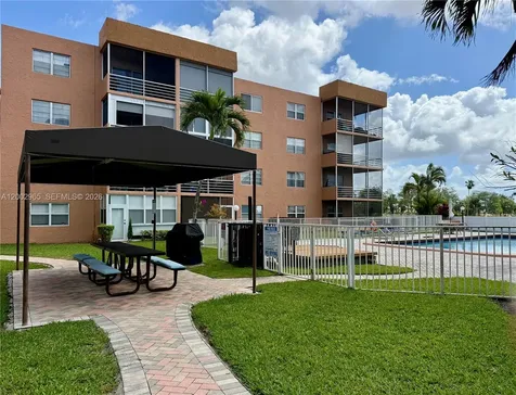 3048 E Sunrise Lakes Drive Sunrise FL 33322
