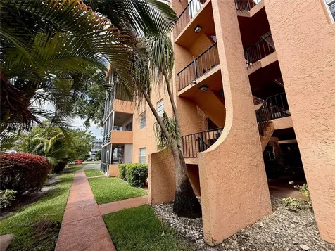 3048 E Sunrise Lakes Drive Sunrise FL 33322