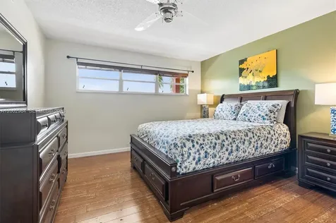 Pembroke Pines FL 33025