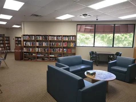 Pembroke Pines FL 33025