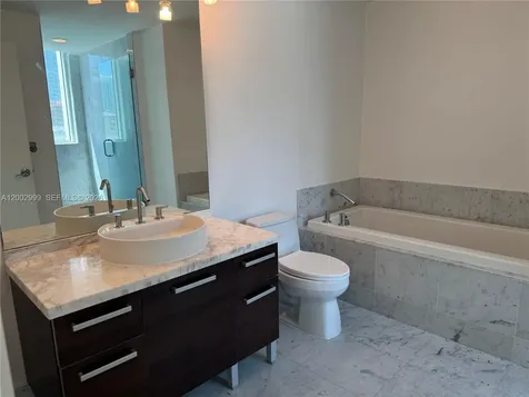 253 NE 2nd Street Miami FL 33132