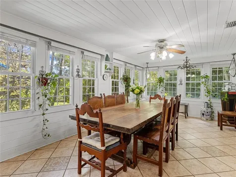 2724 NW 19th Avenue Miami FL 33142