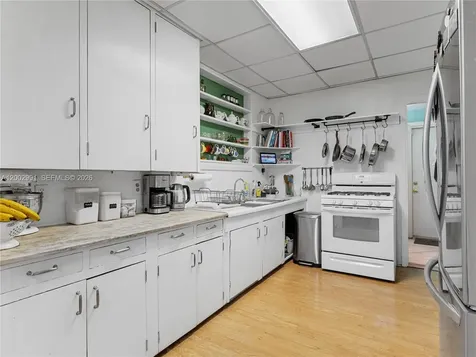 2724 NW 19th Avenue Miami FL 33142