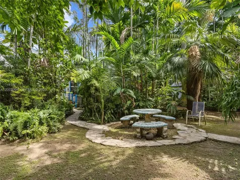 2724 NW 19th Avenue Miami FL 33142