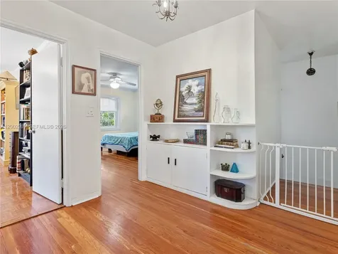 2724 NW 19th Avenue Miami FL 33142