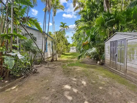 2724 NW 19th Avenue Miami FL 33142