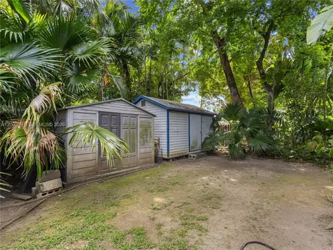 2724 NW 19th Avenue Miami FL 33142